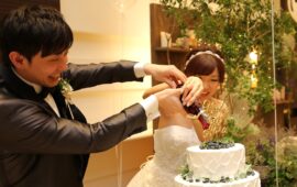 ケーキ入刀の代わりにカラードリップ!!