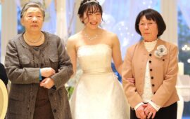 大好きなおばあさまと手を繋いで♪
