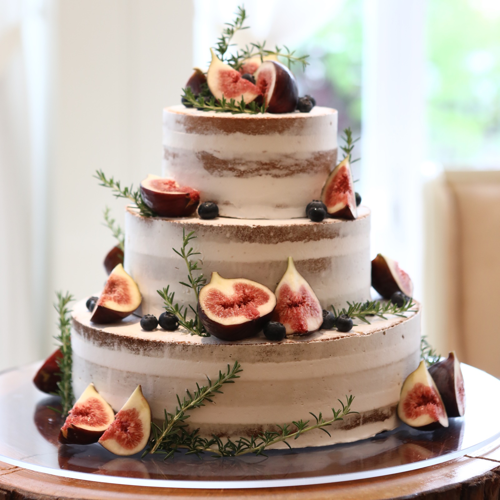 イチジクのセミネイキッドケーキ ニュース ブログ 滋賀 近江八幡の結婚式場 公式 ヴィラ アンジェリカ