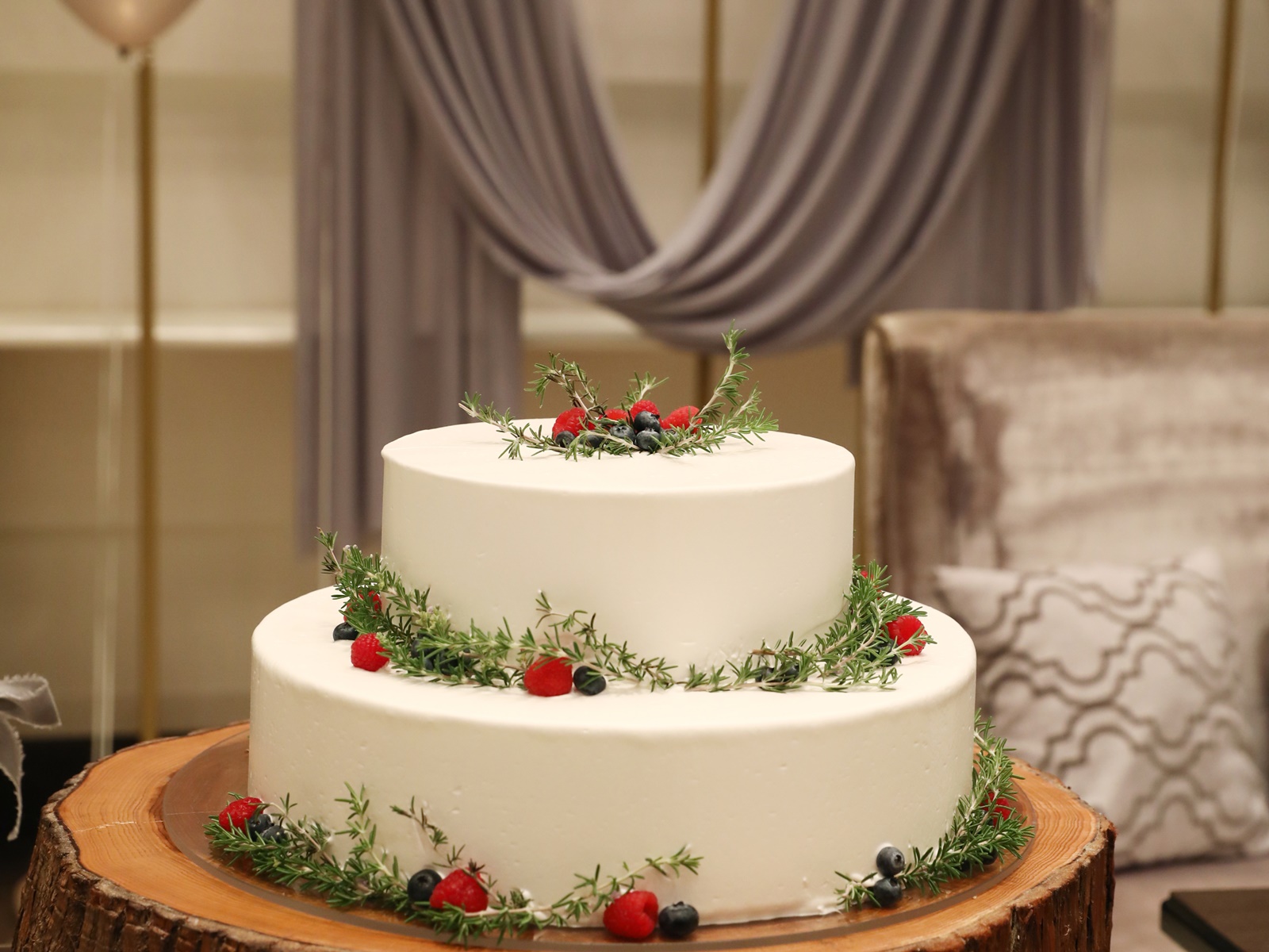 シンプルで大人可愛いウェディングケーキ ニュース ブログ 滋賀 近江八幡の結婚式場 公式 ヴィラ アンジェリカ